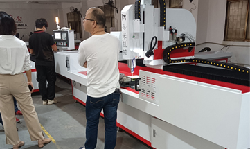 自動(dòng)鉆孔攻牙機(jī)和激光設(shè)備、雕刻機(jī)相比有哪些優(yōu)勢(shì)