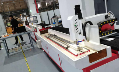 多米自動鉆孔機：多維度性能突破，賦能高效精準加工