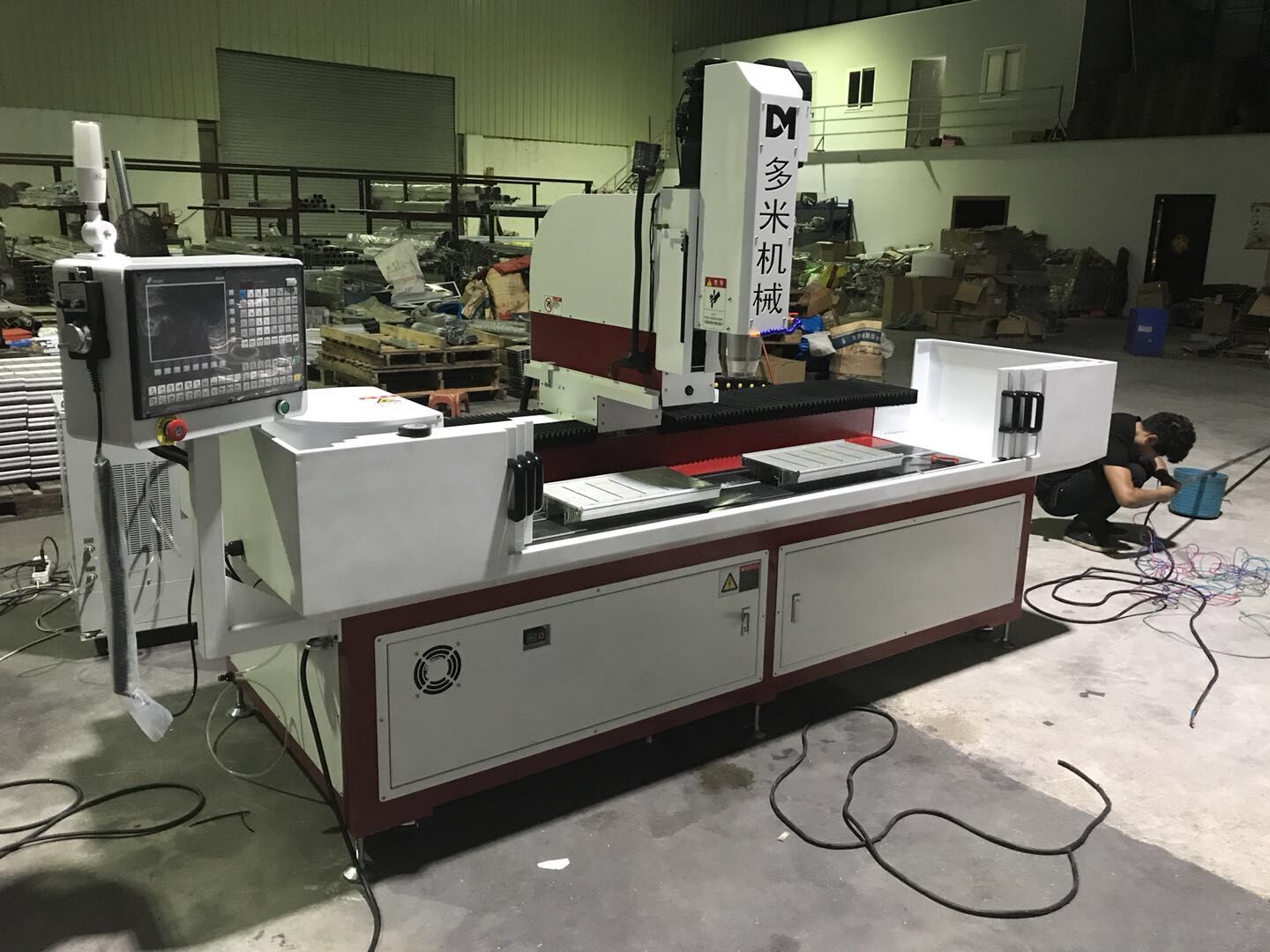 自動攻絲機(jī)運動方向解析